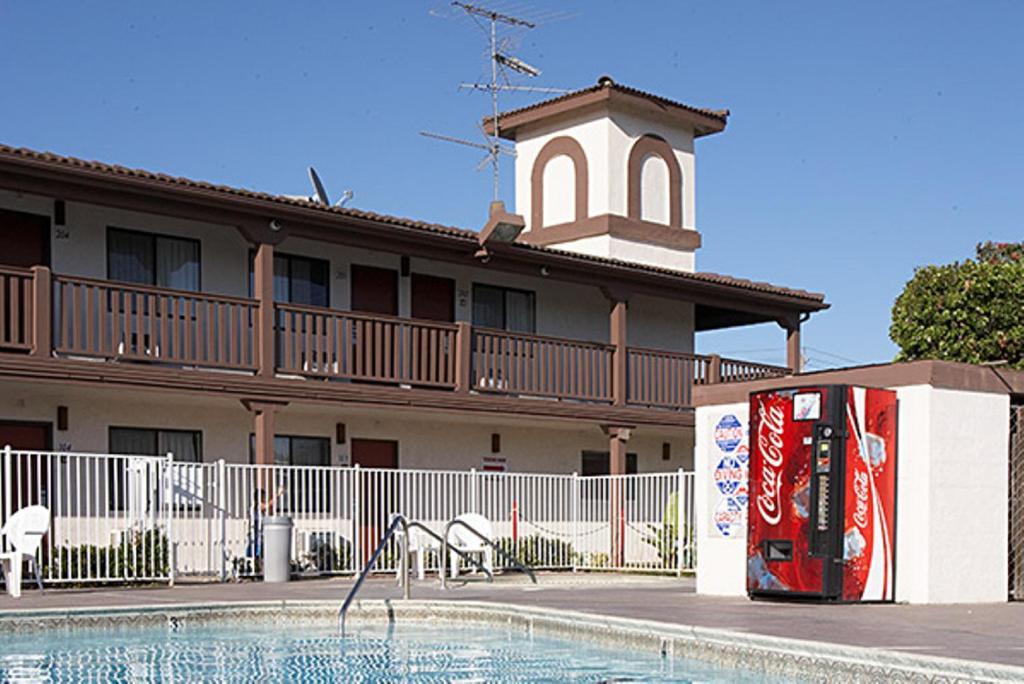 Ez 8 Motel Newark Exterior photo