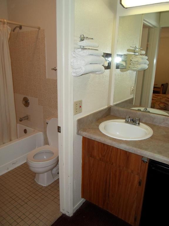 Ez 8 Motel Newark Room photo