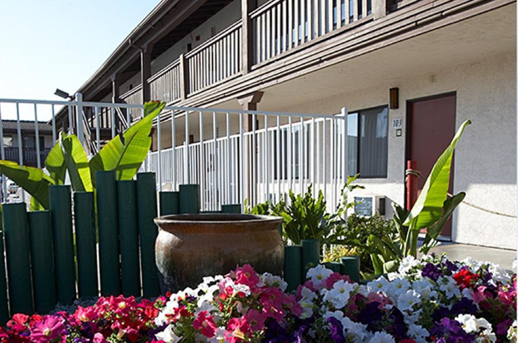 Ez 8 Motel Newark Exterior photo
